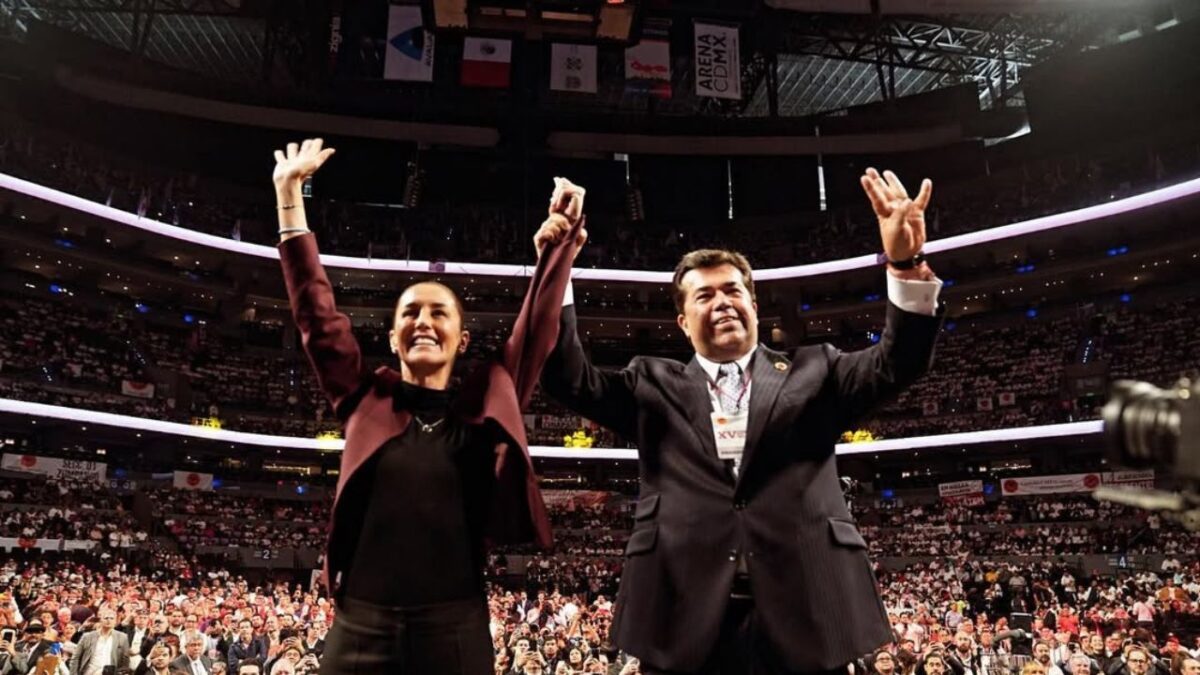 Claudia Sheinbaum y Pedro Haces en el XV Congreso Nacional Ordinario