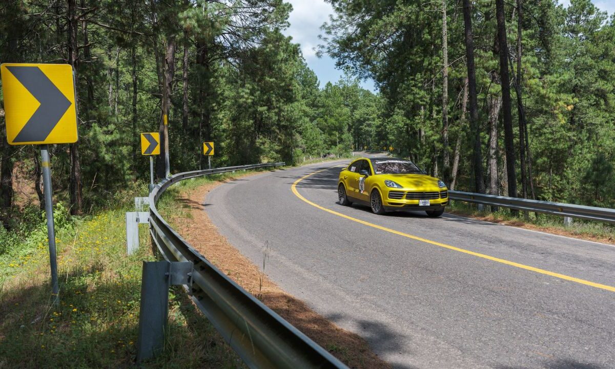 Jouanen, director de la carrera, expiloto y experto en logística de competencias de autos tiene todo cubierto para rally