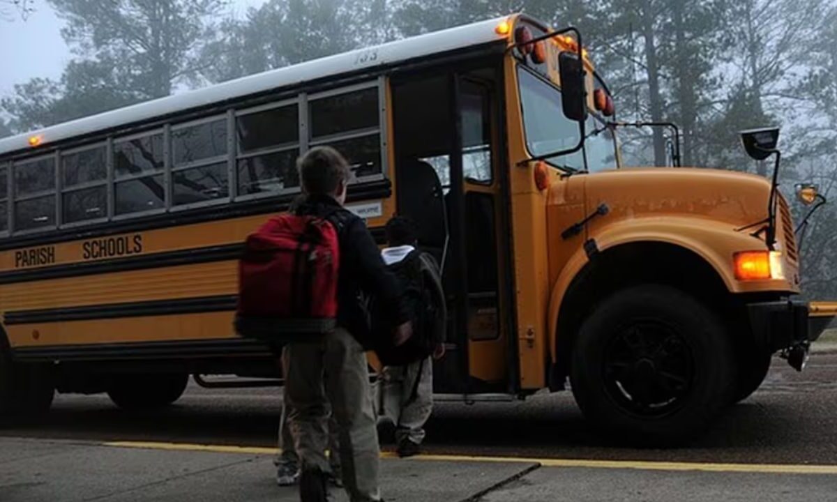 Un conductor de autobús escolar en Pensilvania fue suspendido por prohibir a los estudiantes hablar en español.