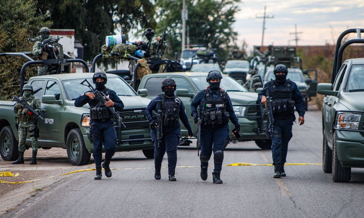 Dos civiles resultaron heridos a balazos, varias personas detenidas y cinco vehículos asegurados es el saldo de una fuerte balacera en las inmediaciones de la comisaría El Limón de Los Ramos.