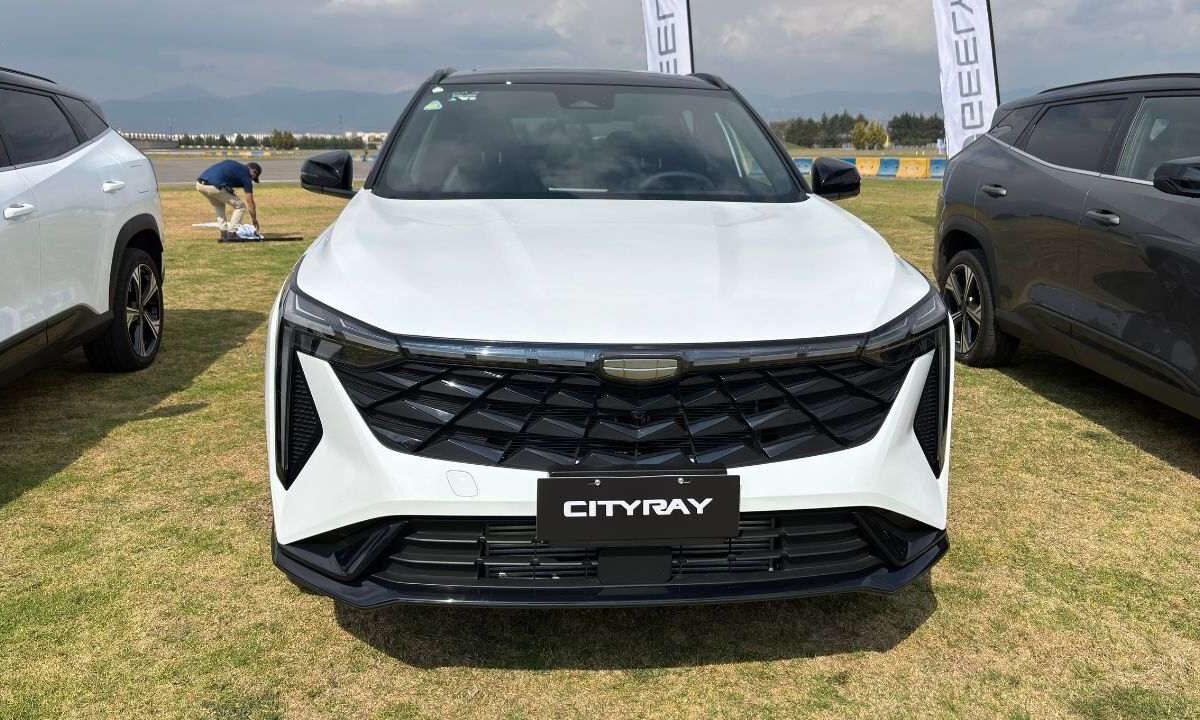 La marca de automóviles china, Geely, presentó este año su nuevo modelo Cityray 2025, una SUV con alta tecnología y buen diseño.