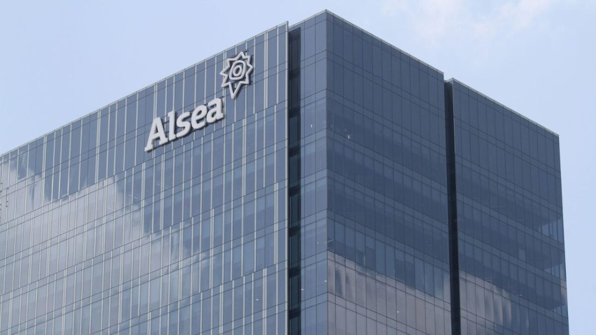 Grupo Alsea invertirá 6 mil millones de pesos en 2025.