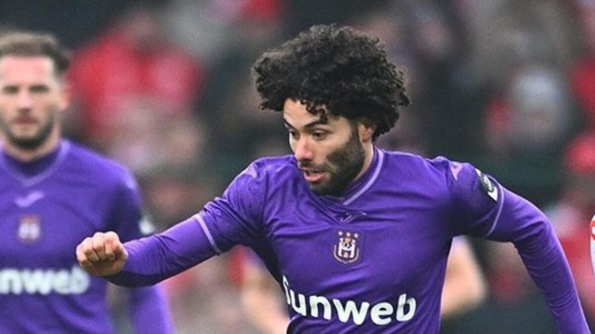 Anderlecht y el mexicano César Huerta finalizaron su actividad internacional en la Europa League con un partido suspendido 20 minutos.