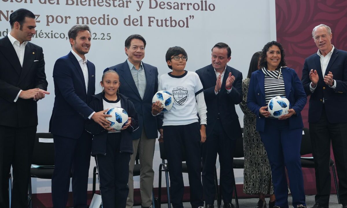 La SEP y la FMF anunciaron la realización del Torneo Nacional de Fútbol Escolar, como parte de la firma de una carta entre instituciones.