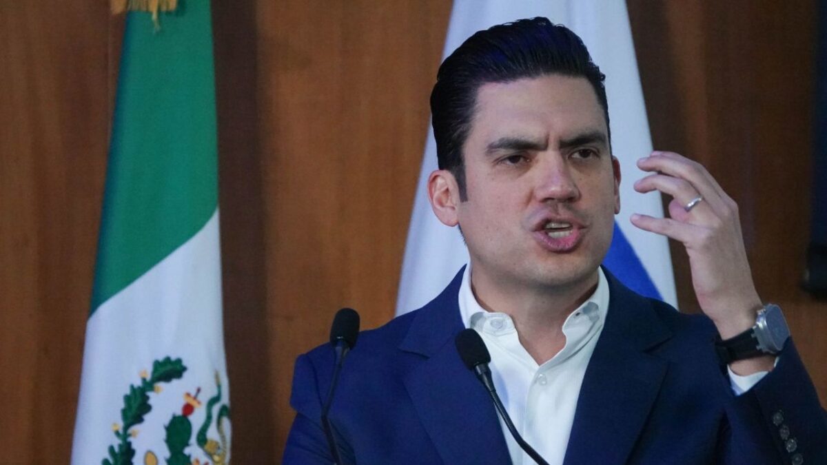 El presidente nacional del PAN, Jorge Romero, calificó la imposición de aranceles como un grave error del gobierno de Donald Trump.