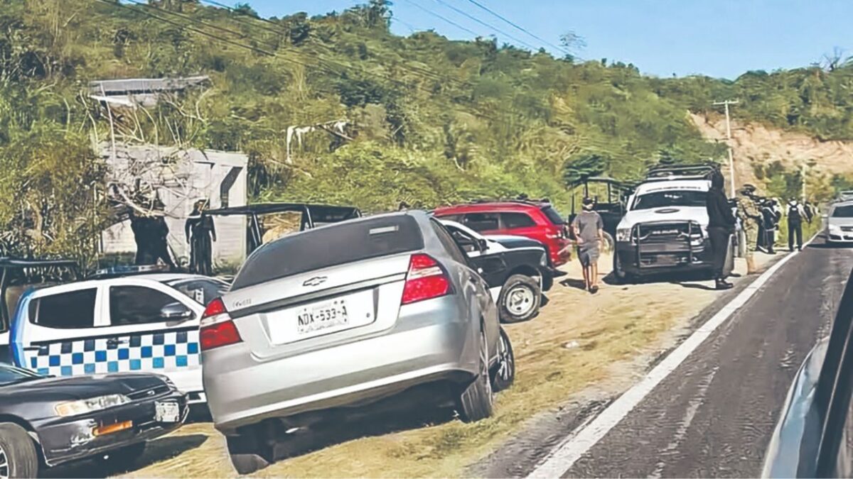 Los agentes de policías de Guerrero y Guanajuato sufrieron una jornada violenta, pues ultimaron a dos de sus mandos.