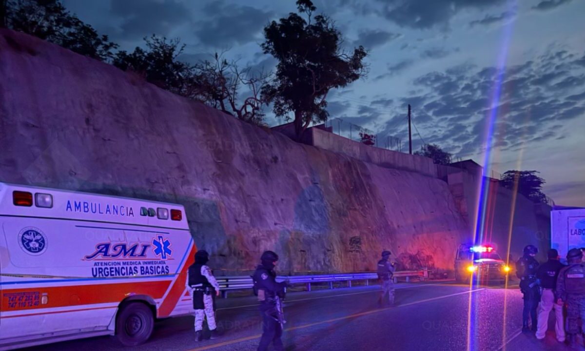 Hombres armados atacan a una ambulancia en la carretera de Acapulco-Pinotepa