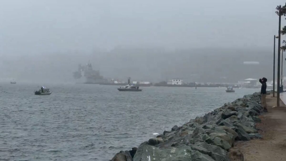 Avión militar se estrella en la bahía de Shelter Island