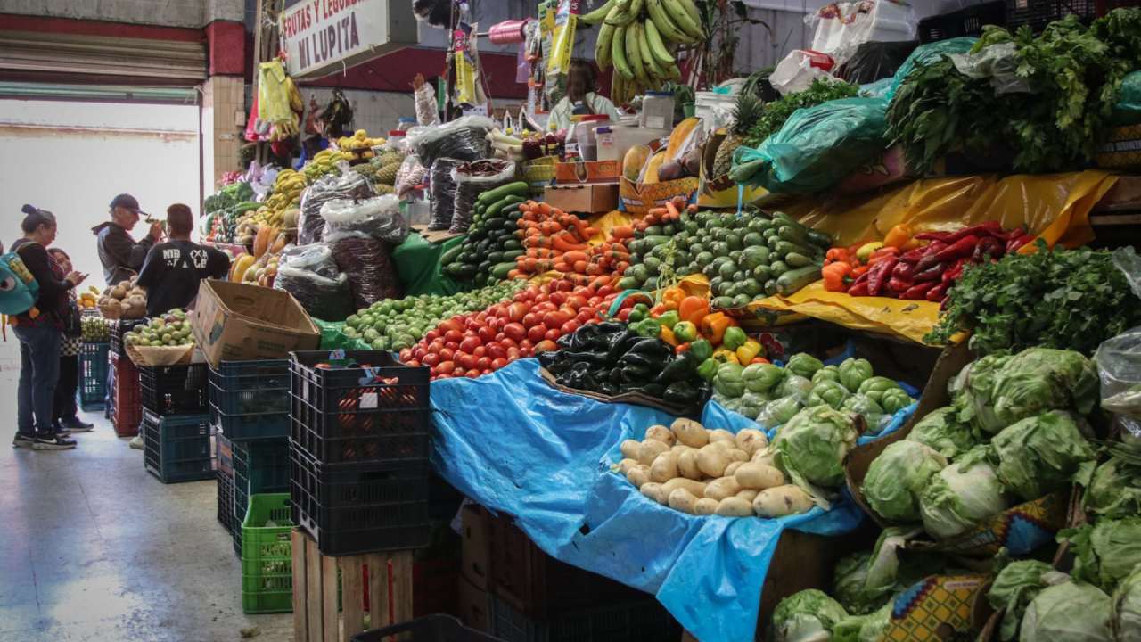 Fruit en groenten dalen... maar eieren en vlees stijgen