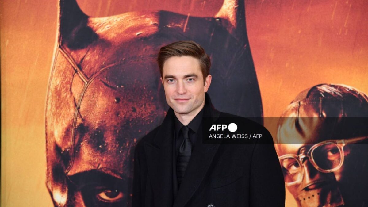 El actor Robert Pattinson habló del inicio del rodaje de la cinta Batman II, el cual será a finales del año.