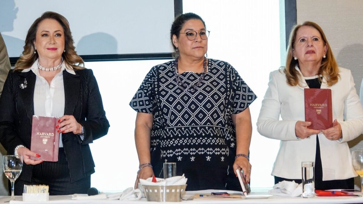 A diferencia de Norma Piña, al Aniversario de la Constitución sí asistieron las ministras Lenia Batres, Yasmín Esquivel y Loretta Ortiz.