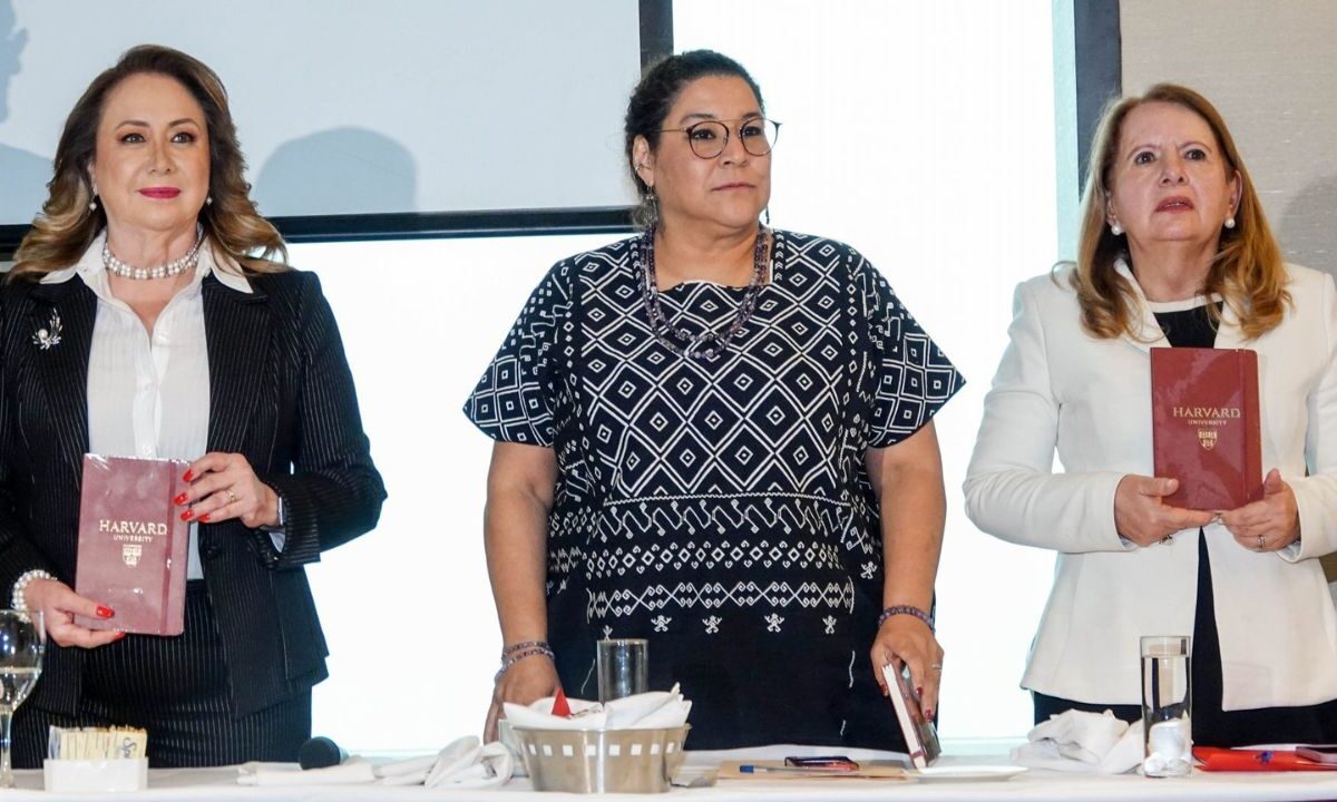 A diferencia de Norma Piña, al Aniversario de la Constitución sí asistieron las ministras Lenia Batres, Yasmín Esquivel y Loretta Ortiz.