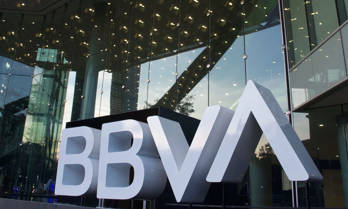 BBVA desmiente supuesto nuevo cobro de comisiones