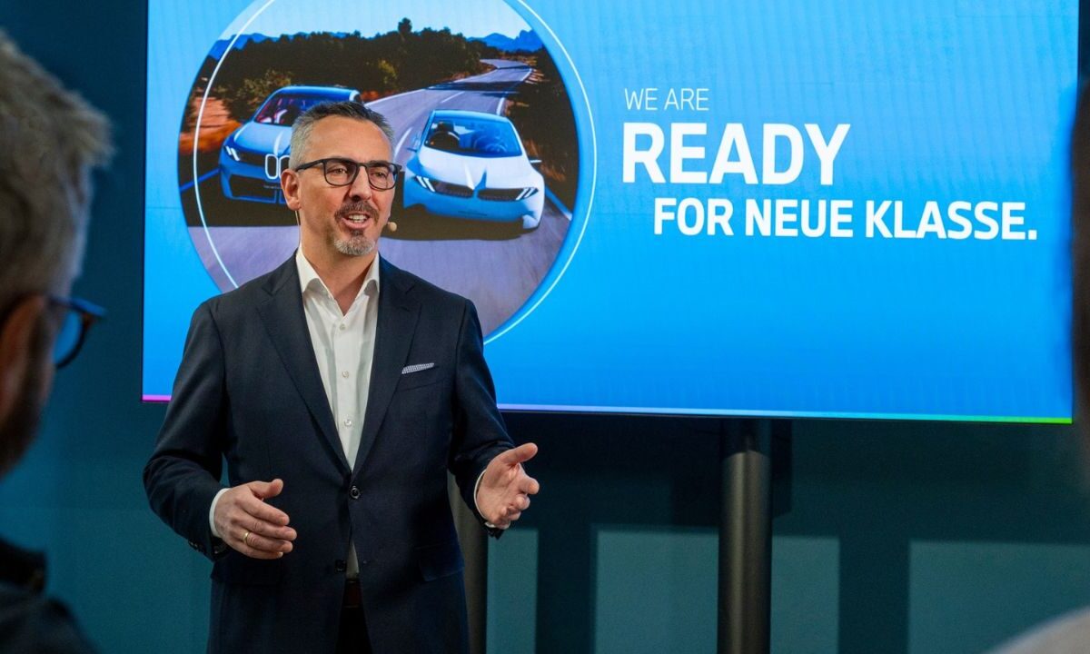 El primer modelo de la Neue Klasse entrará en producción en serie a finales de este año en BMW Group Planta Debrecen en Hungría. 