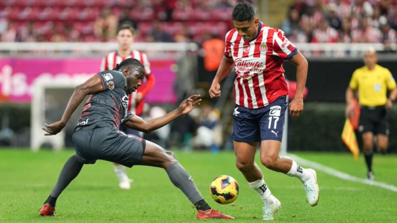 Las Chivas del Guadalajara derrotaron en casa a los Xolos de Tijuana.