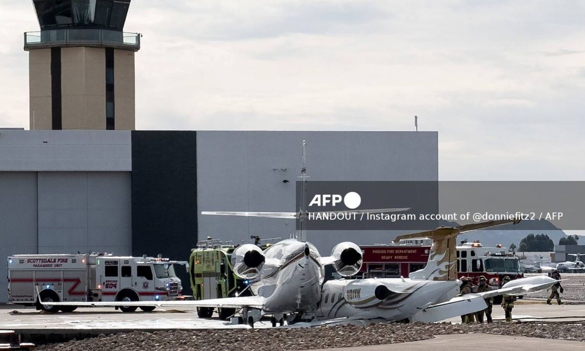 Choque de aviones en Arizona, deja un muerto y tres heridos