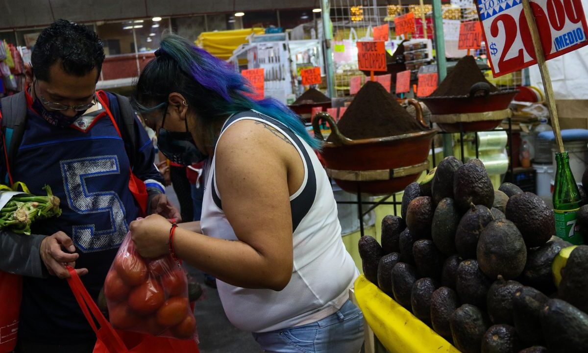 Comerciantes de Mercados Públicos preparan mega marcha en CDMX