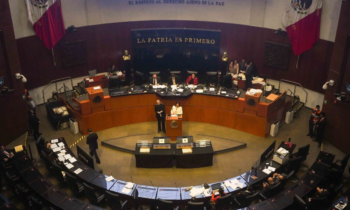 Con secretaria de Gobernación, inicia plenaria de senadores de Morena