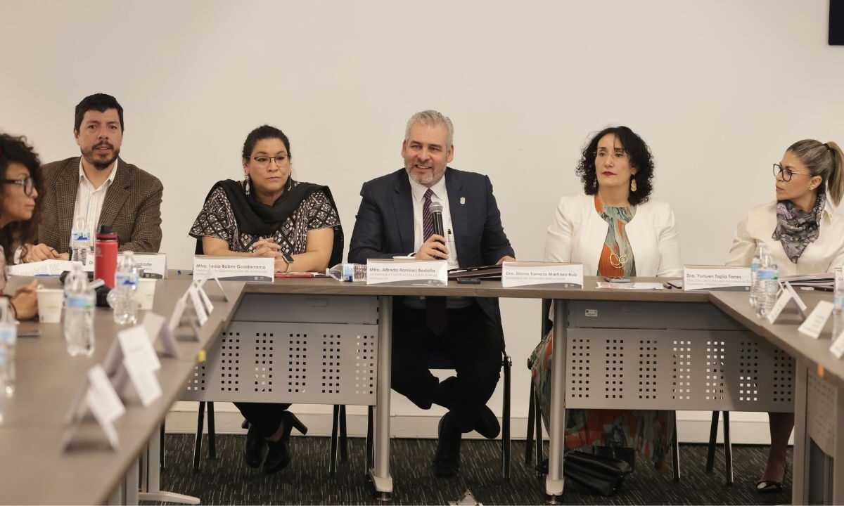 El gobernador de Michoacán, Alfredo Ramírez Bedolla, participó en el foro indígena de la Universidad Nacional Autónoma de México (UNAM).