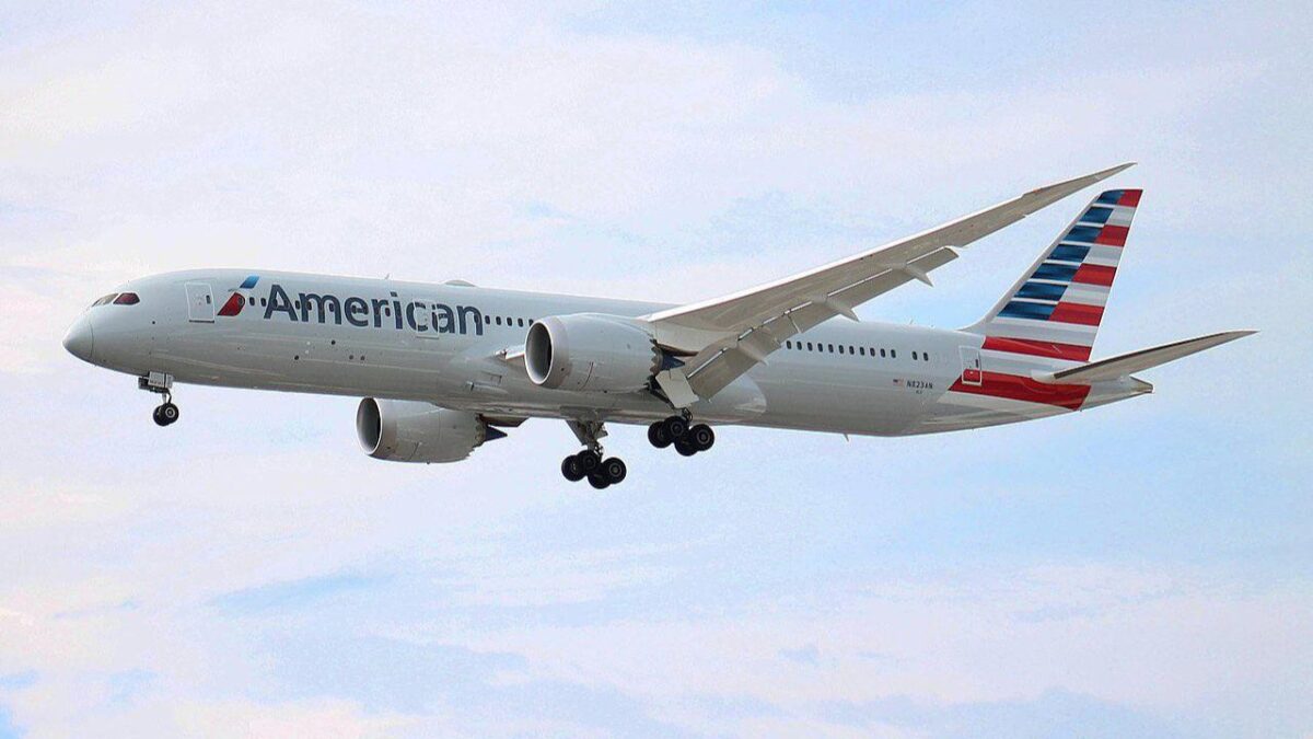 Desvían avión de American Airlines por amenaza de bomba