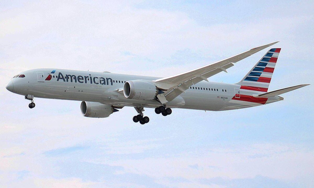 Desvían avión de American Airlines por amenaza de bomba