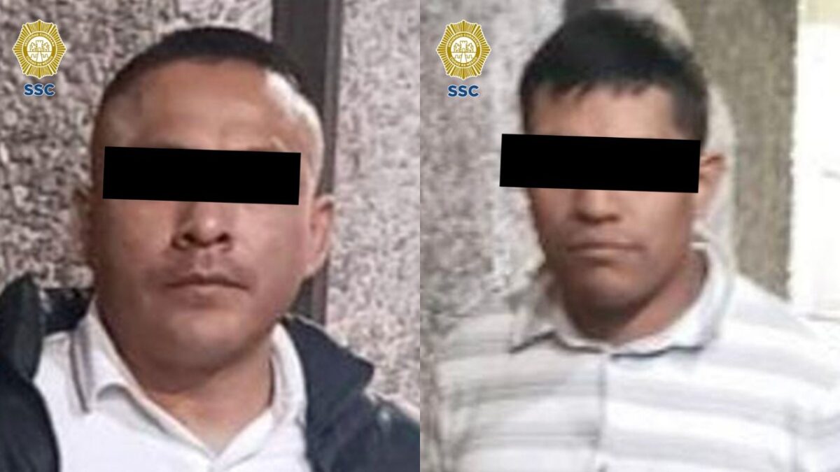 Elementos de la SSC detuvieron a dos hombres que presuntamente colocaban trampas en un cajero automático de la Condesa para retener dinero.