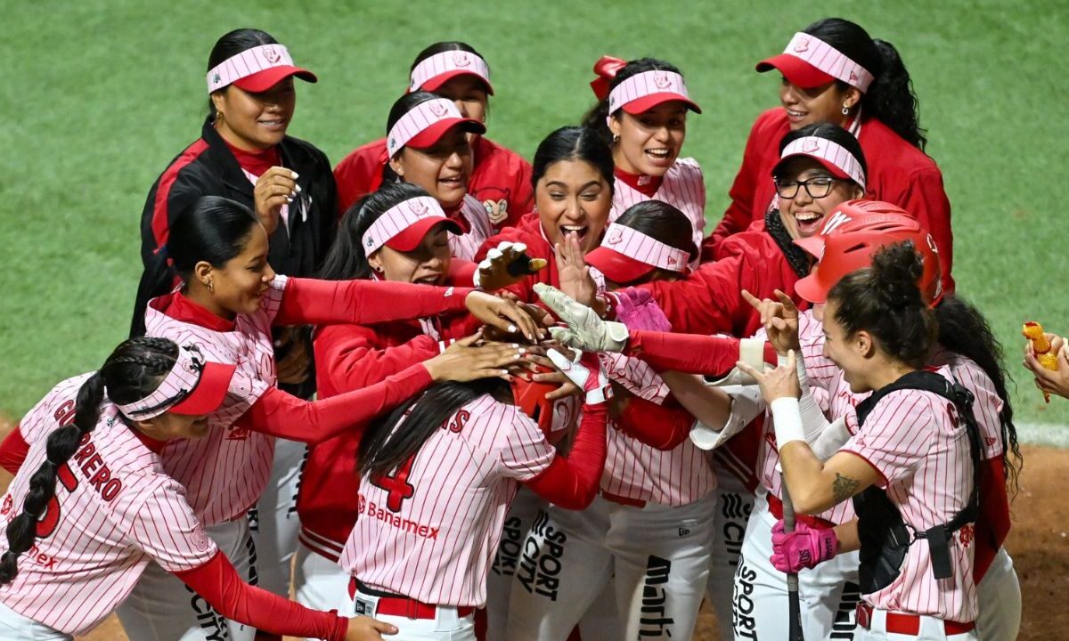 Diablos Rojos se hicieron con su novena victoria ininterrumpida en la Liga Mexicana de Softbol.