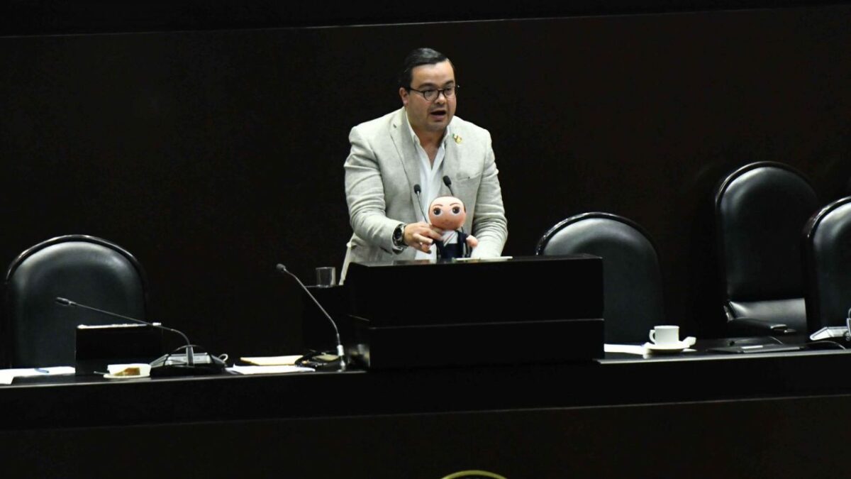 Diputados de Morena designan a Ernesto Prieto en la representación del INE; está señalado como deudor alimentario.