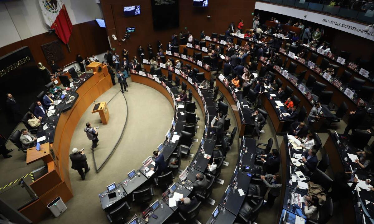 Los senadores realizaron diferentes comentarios luego de que EU consideró a los cárteles mexicanos como terroristas.