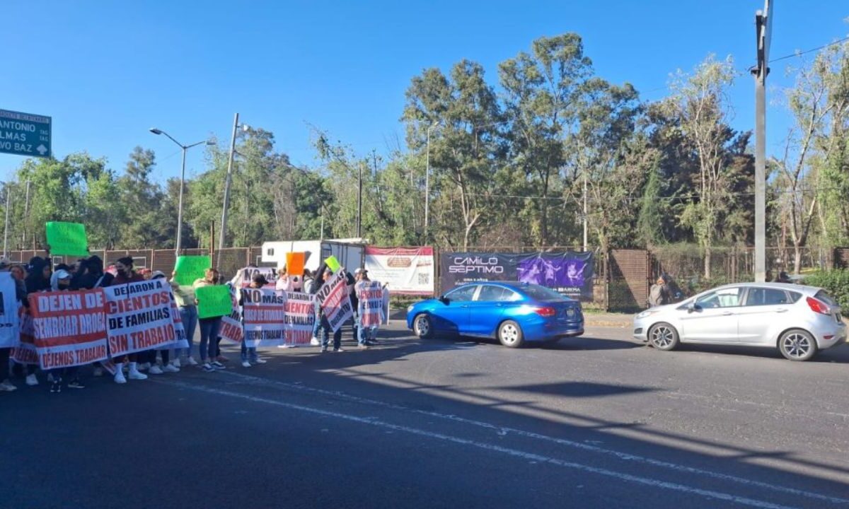 A la altura del parque Naucalli, en Satélite, sobre autopista México-Querétaro se registró un bloqueo por parte de dueños de bares, discotecas y cantinas en el municipio de Naucalpan, en el Estado de México.