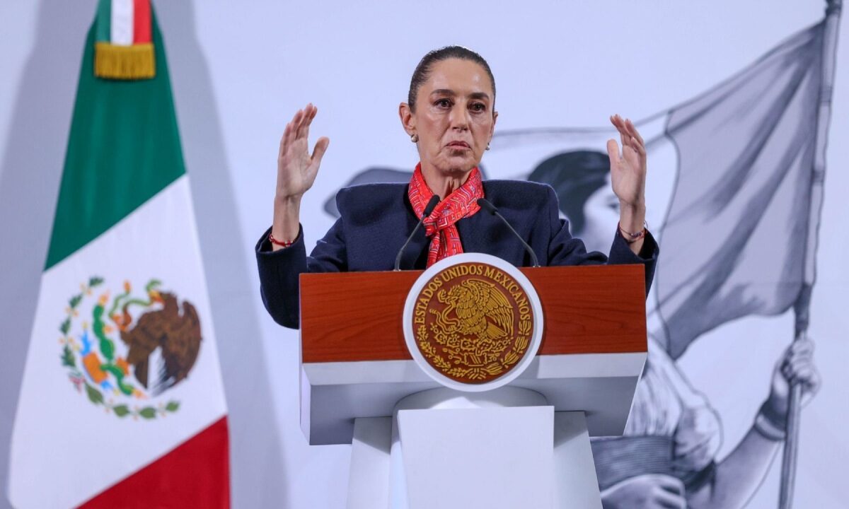 La presidenta Claudia Sheinbaum informó que sigue en análisis la construcción del Acueducto Monterrey VI, pues tendrá un costo de 100 mil millones de pesos (mmdp); llamó a que el gobierno de Nuevo León busque el diálogo con el de Tamulipas para compartir la concesión del agua.