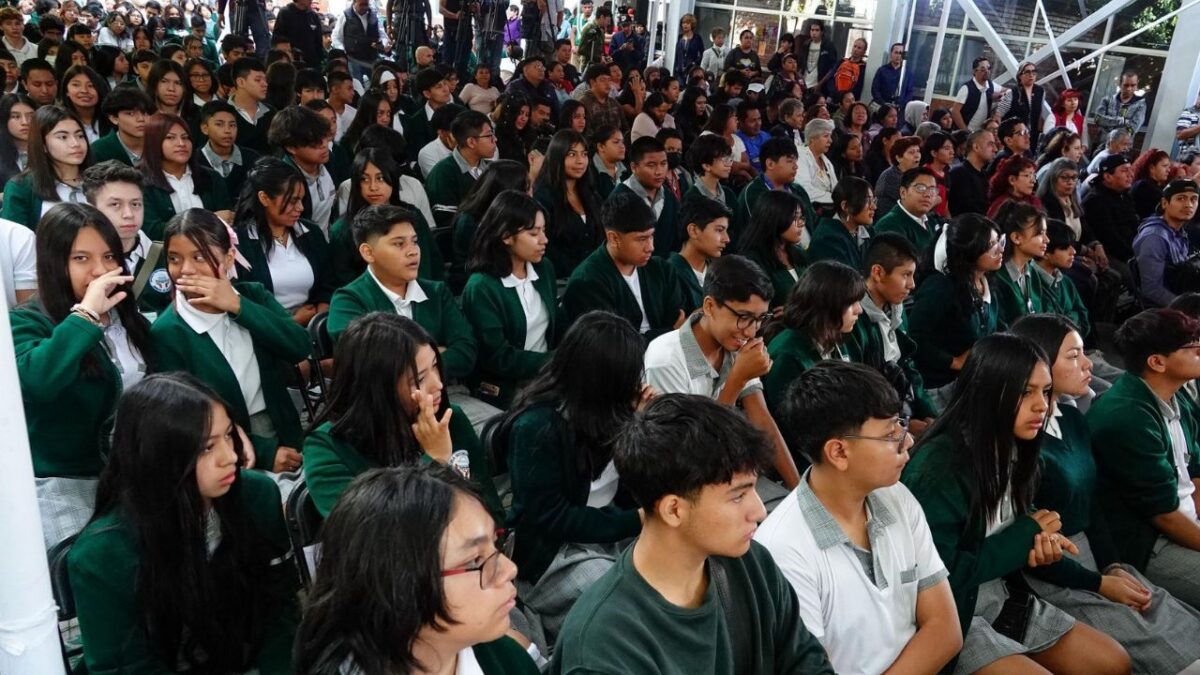 Estudiantes de secundaria de la Ciudad de México