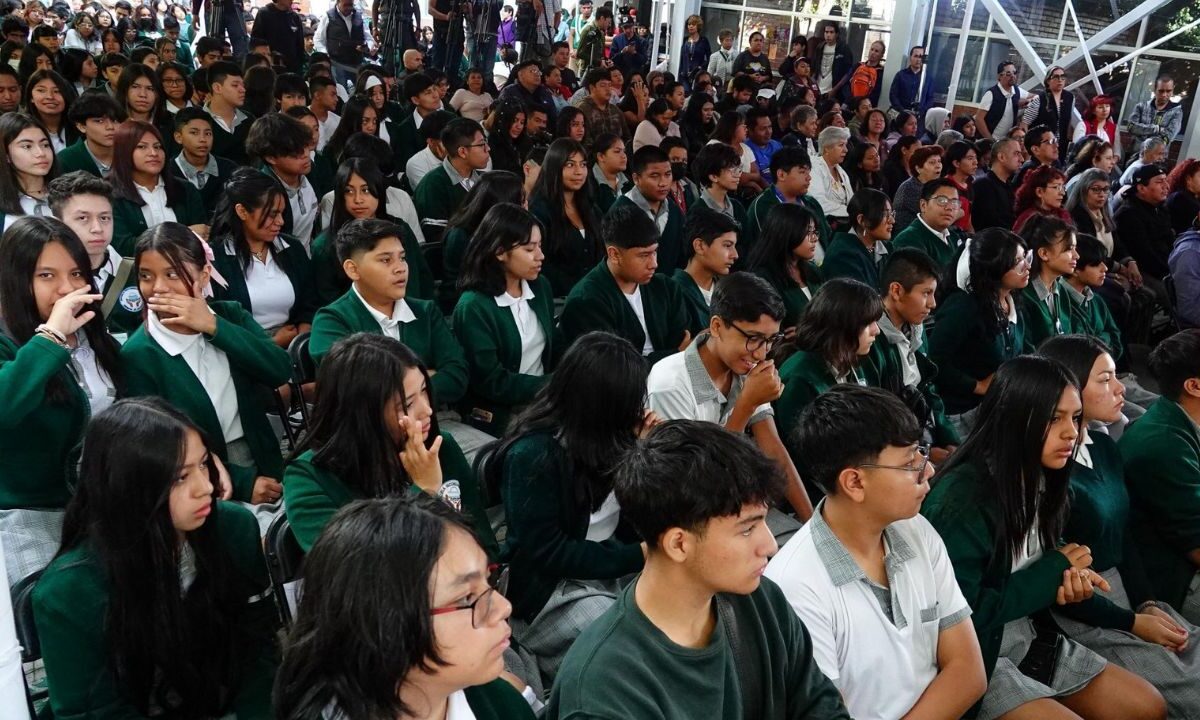 Estudiantes de secundaria de la Ciudad de México