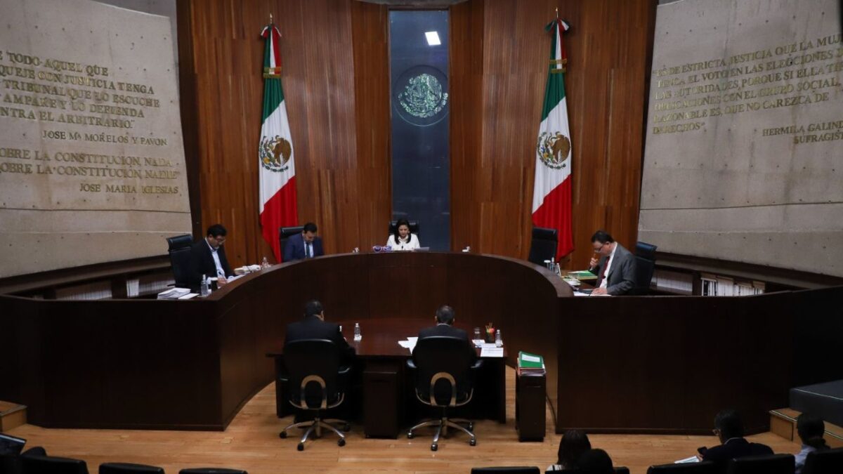 Después que la Casa Blanca acusó al Gobierno de México de tener vínculos con los cárteles del narcotráfico, la Asociación Nacional de Magistrados de Circuito y Jueces del Poder Judicial (JUFED), llamó a las autoridades mexicanas a cancelar la elección judicial del próximo 1° de junio, debido que esta abriría la puerta a la infiltración de grupos criminales al sistema de justicia.