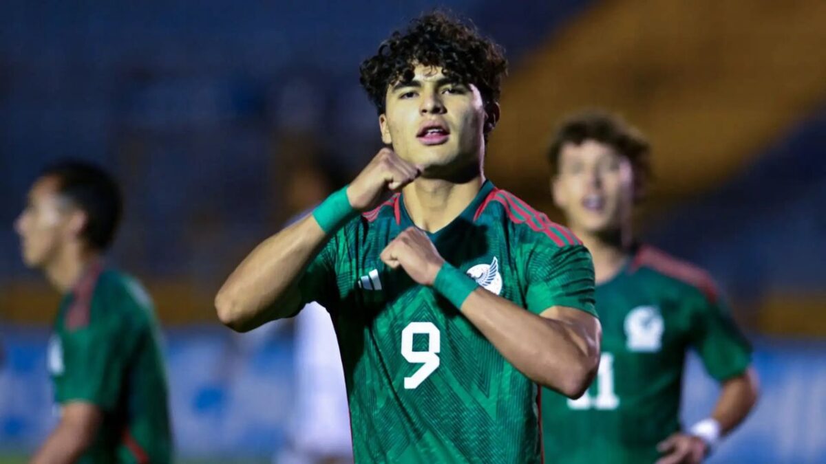 Feyenoord hace oficial la llegada de Stephano Carrillo