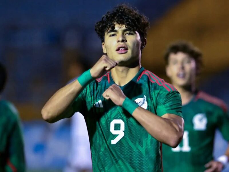 Feyenoord hace oficial la llegada de Stephano Carrillo