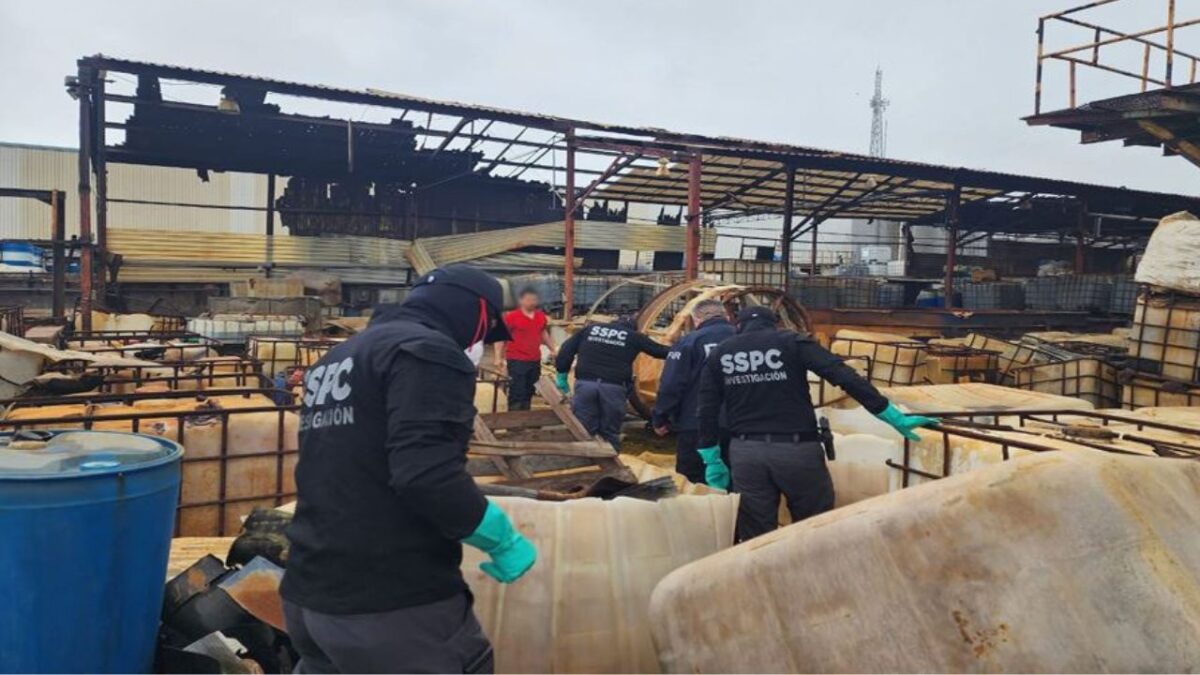 Fuerzas Federales desmantelaron una "narco bodega" en el municipio de García, Nuevo León.