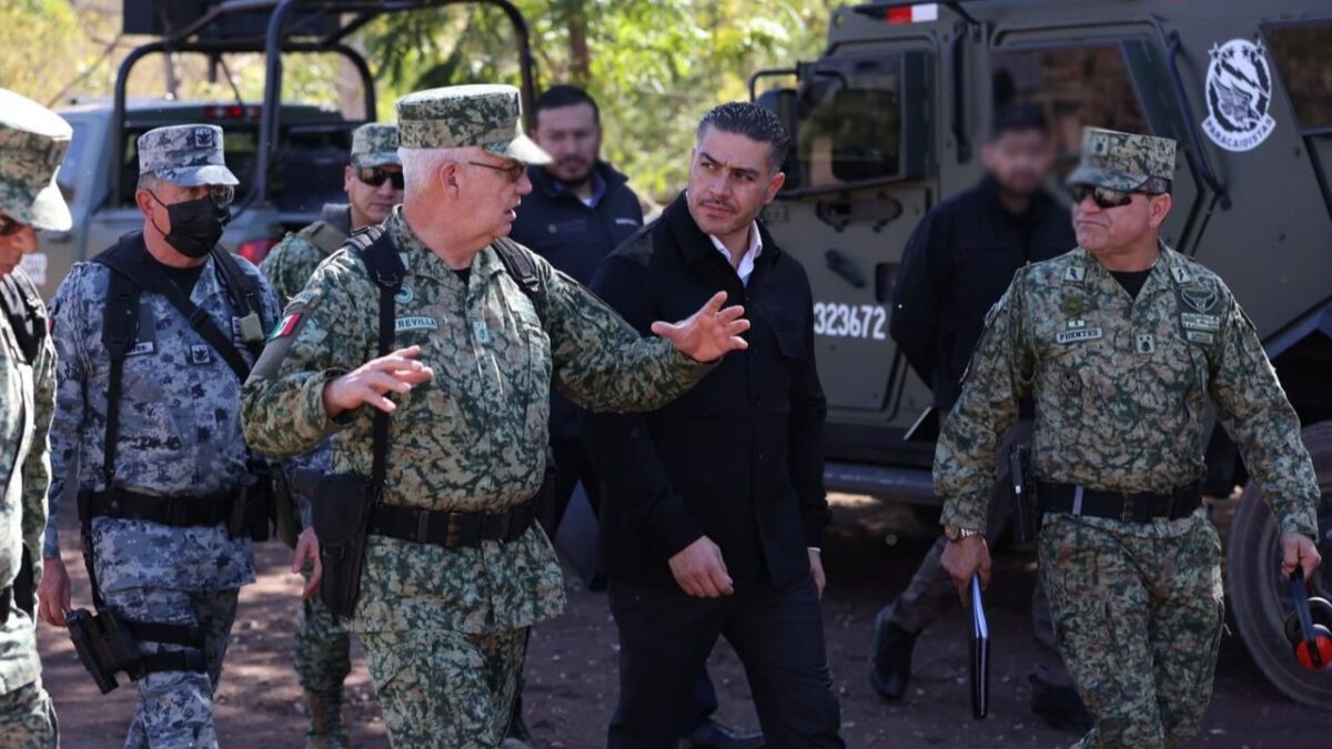 Los titulares de Seguridad Federal y Defensa, Harfuch y Trevilla supervisan labores de seguridad en Culiacán y Cosalá, Sinaloa.