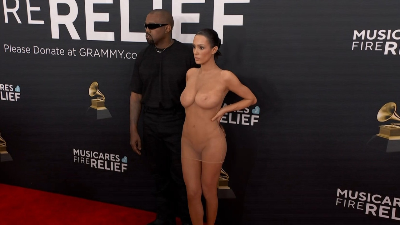 Foto: Especial/ Kenye West y Bianca Censori en la alfombra roja de los Grammy 2025