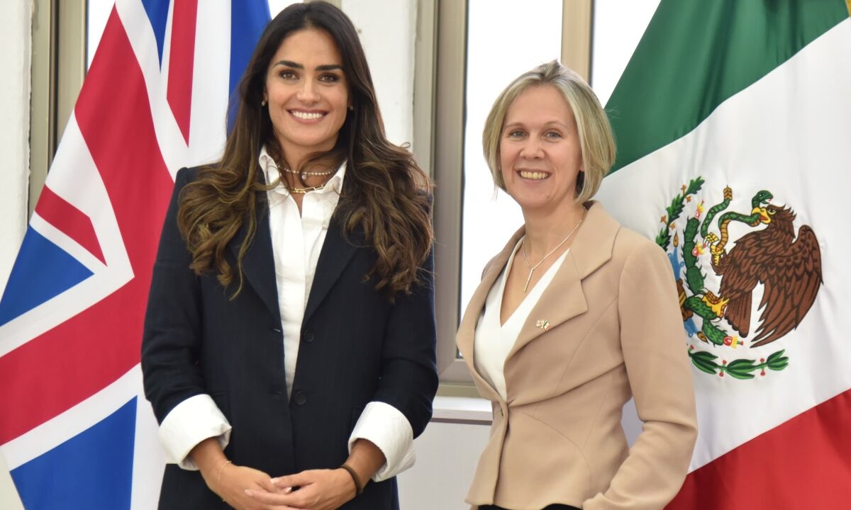 Alessandra Rojo de la Vega se reunió con Susannah Goshko