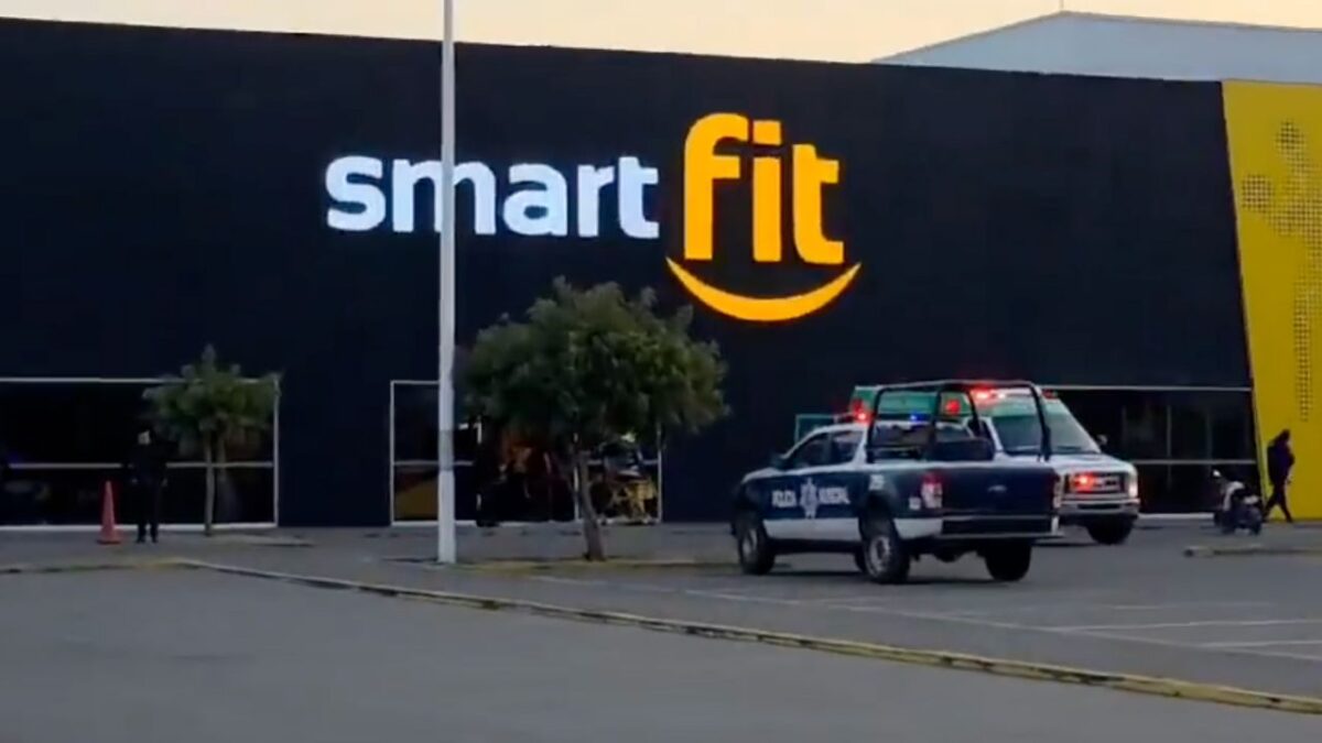 La Fiscalía de Michoacán investiga el asesinato del Comandante de la PDI Víctor Fernando Ponce Cruz en un gimnasio Smart Fit de Zamora.