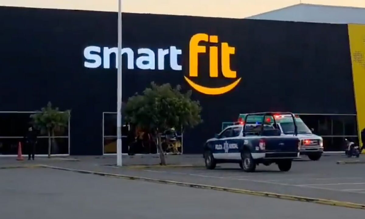 La Fiscalía de Michoacán investiga el asesinato del Comandante de la PDI Víctor Fernando Ponce Cruz en un gimnasio Smart Fit de Zamora.