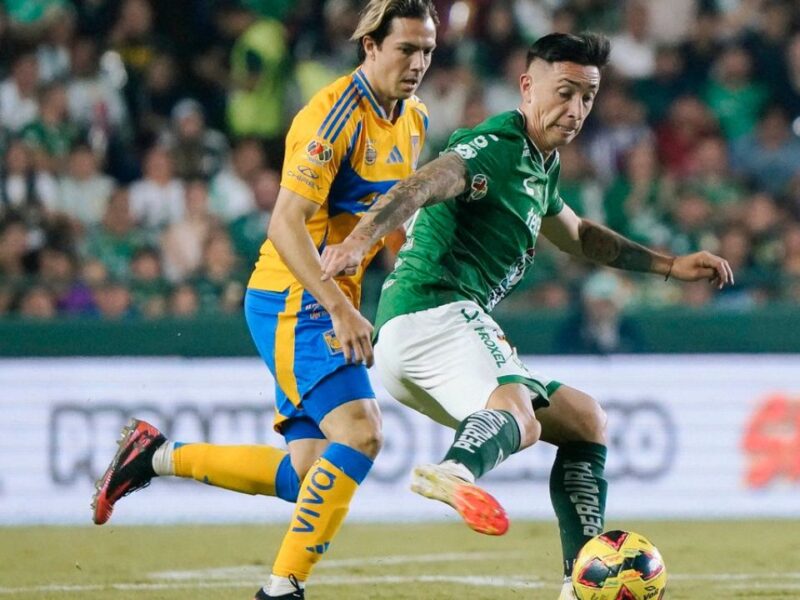 León mantiene invicto y liderato general ante Tigres