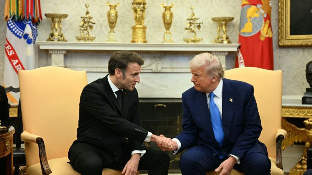 Trump y Macron prometen trabajar por Ucrania