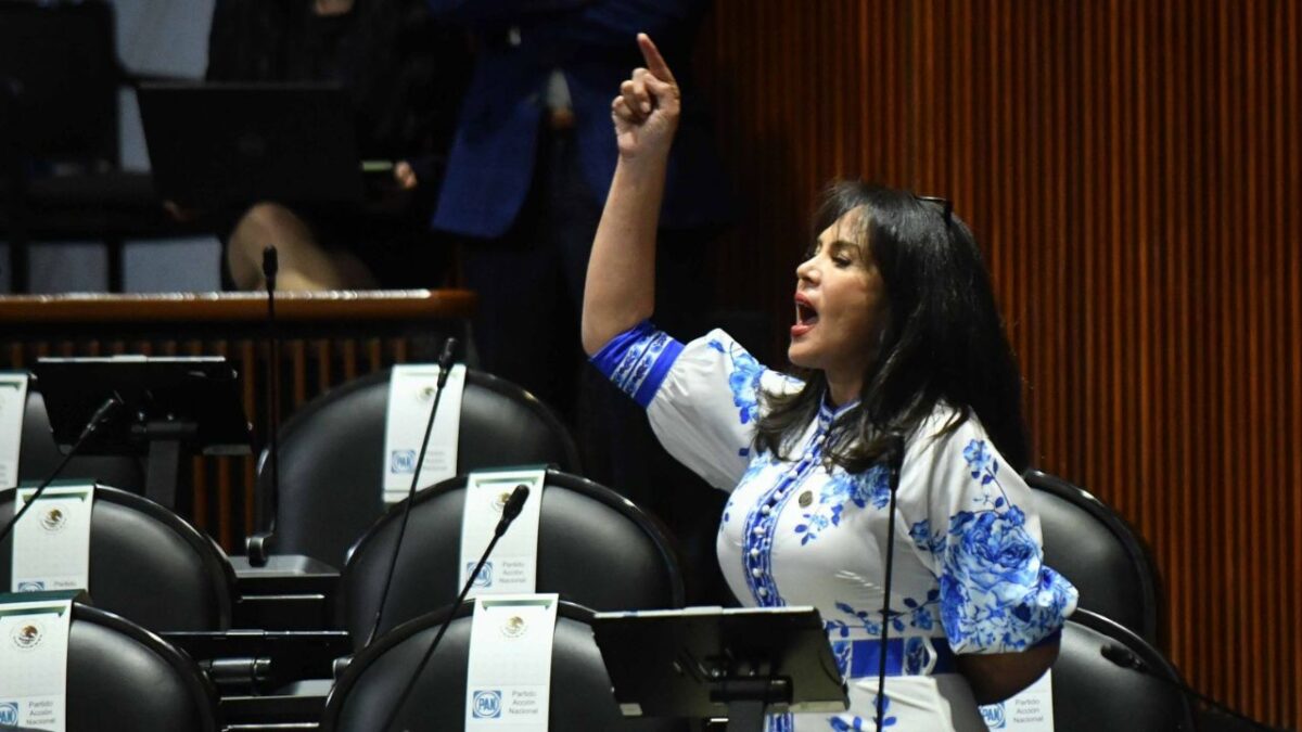 María Teresa Castell se deslinda del reconocimiento al abogado del “Mayo” Zambada.