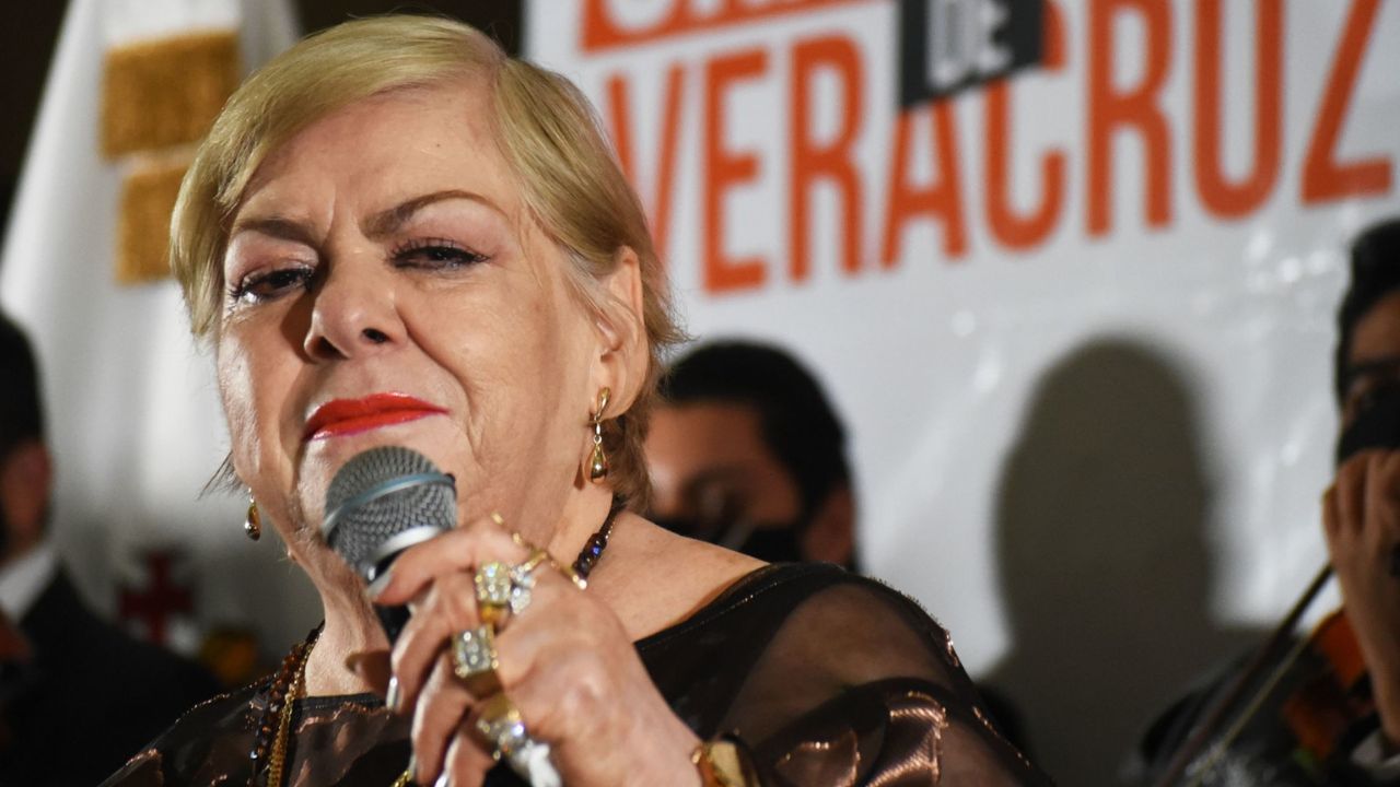 Paquita la del Barrio se lanzó como candidata por un curul en el Congreso de Veracruz en el 2021.