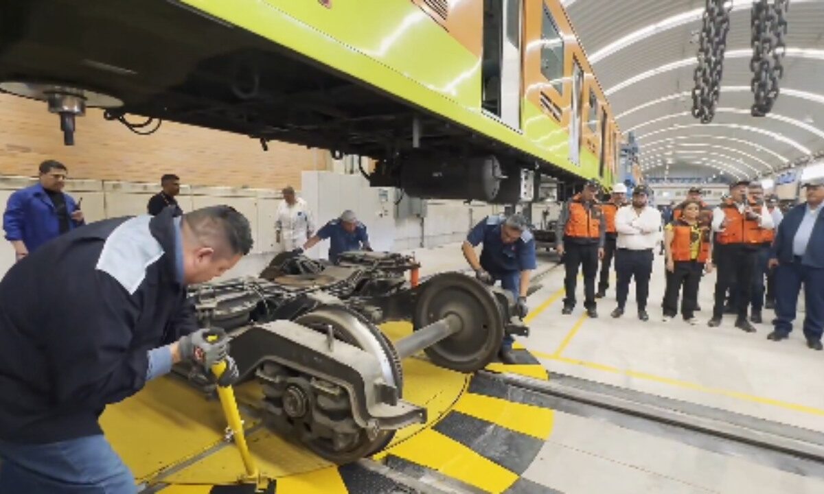 Autoridades capitalinas presentaron la modernización de los Talleres del Metro La Paz.