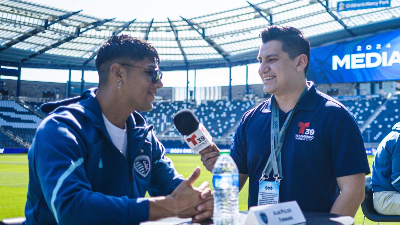 Adán Manzano se encontraba cubriendo la previa del Super Bowl LIX.