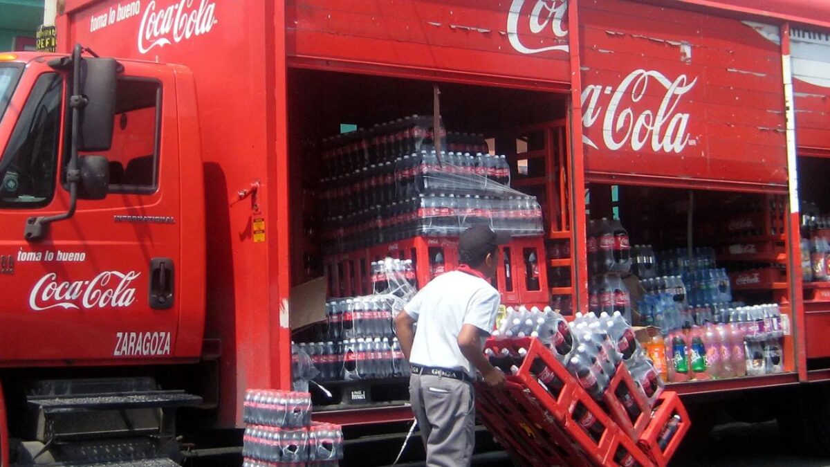 Municipio de Hidalgo prohíbe consumo de Coca Cola y Corona