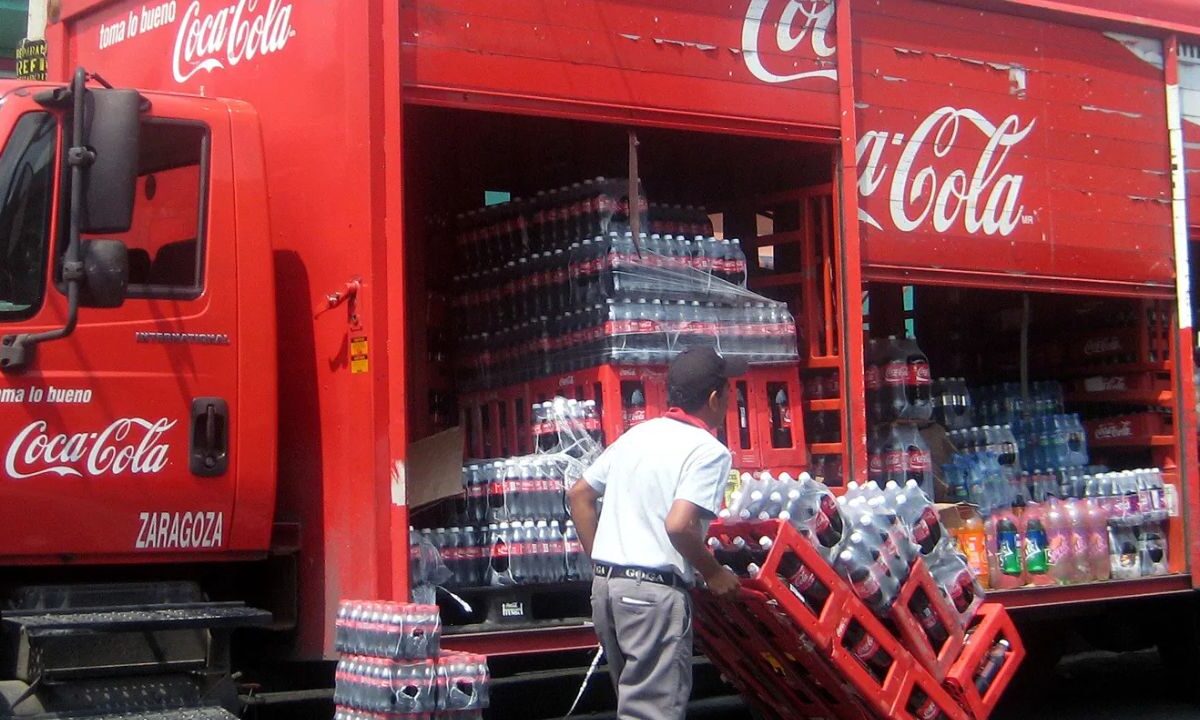 Municipio de Hidalgo prohíbe consumo de Coca Cola y Corona